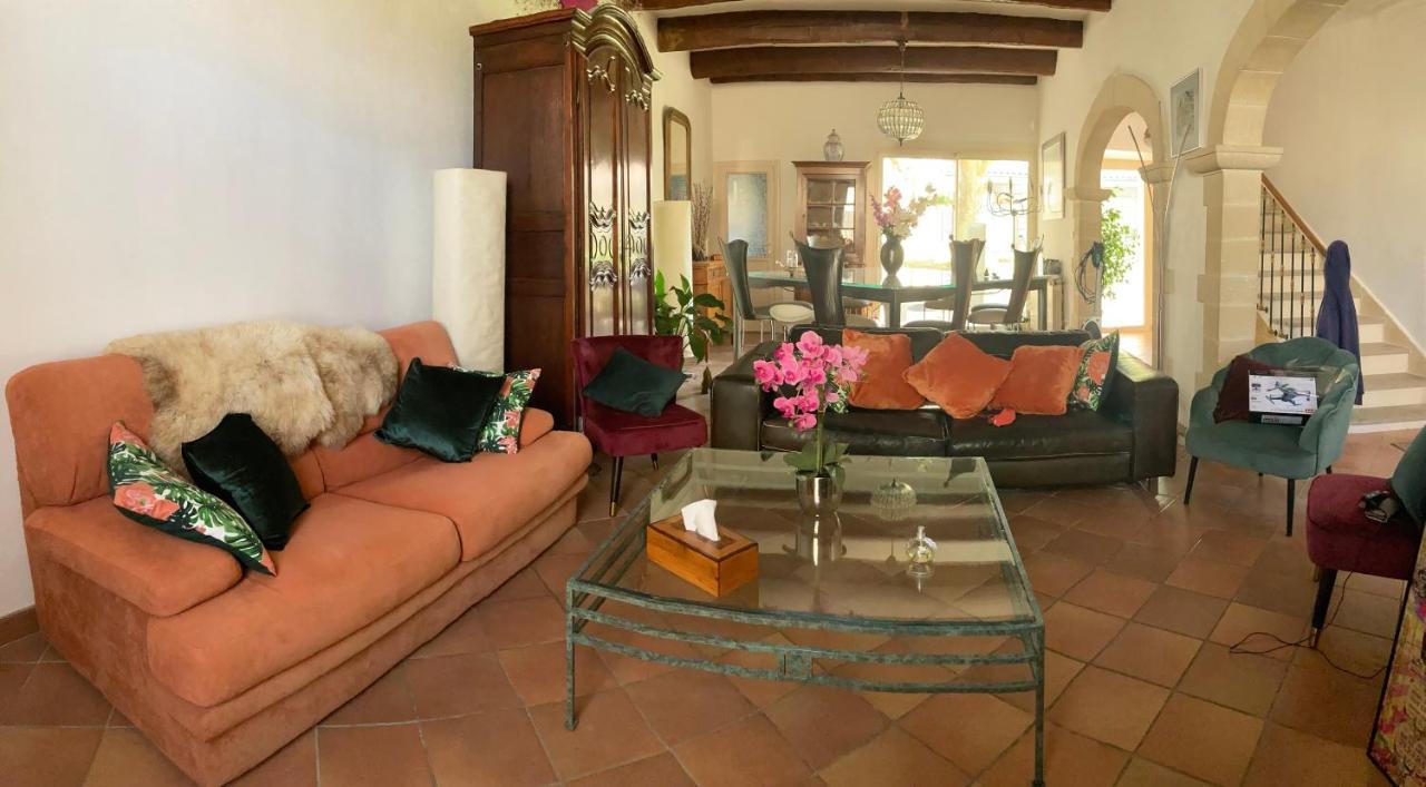 Villa Entre Vigne Et Camargue à Générac Extérieur photo