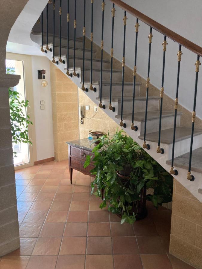 Villa Entre Vigne Et Camargue à Générac Extérieur photo