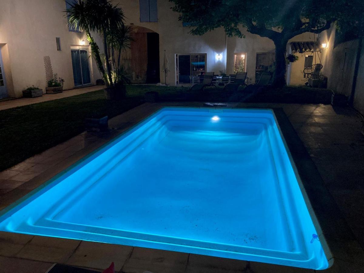 Villa Entre Vigne Et Camargue à Générac Extérieur photo
