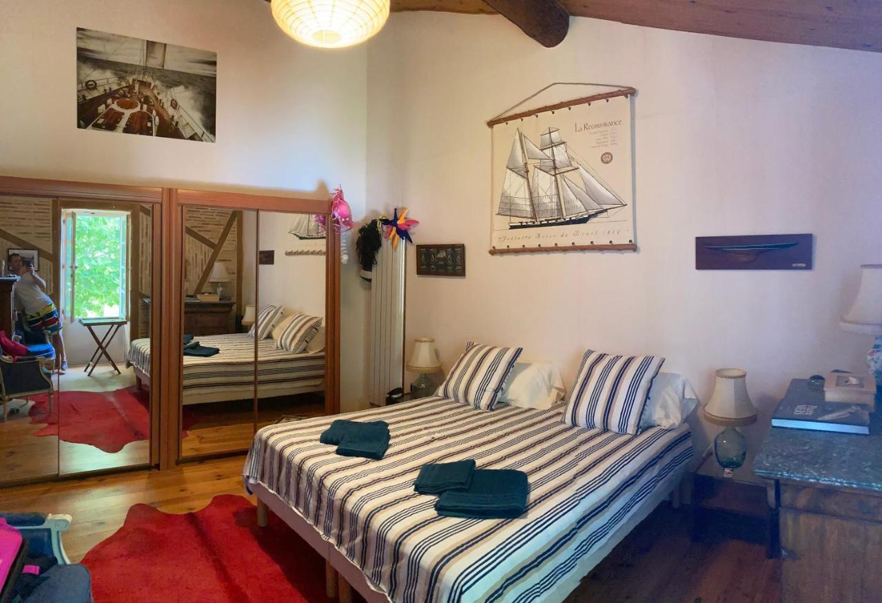 Villa Entre Vigne Et Camargue à Générac Extérieur photo