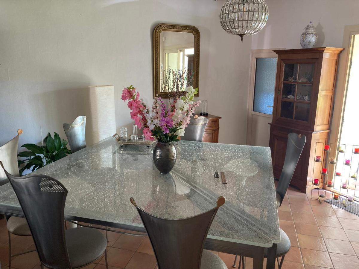 Villa Entre Vigne Et Camargue à Générac Extérieur photo