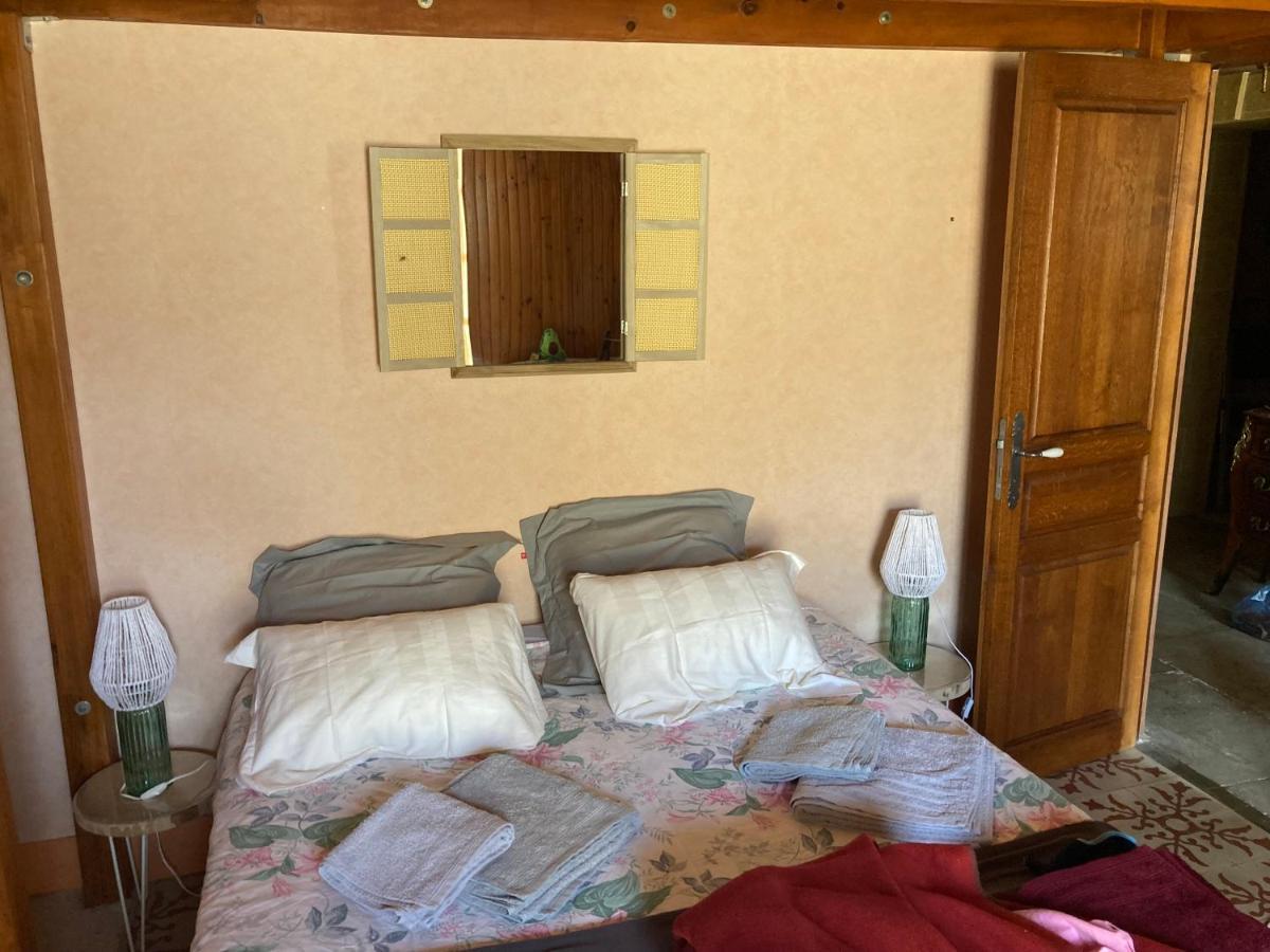 Villa Entre Vigne Et Camargue à Générac Extérieur photo